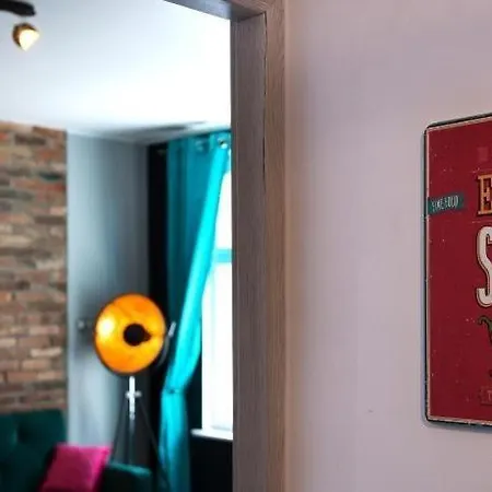 Apartament Buffet Glamour *